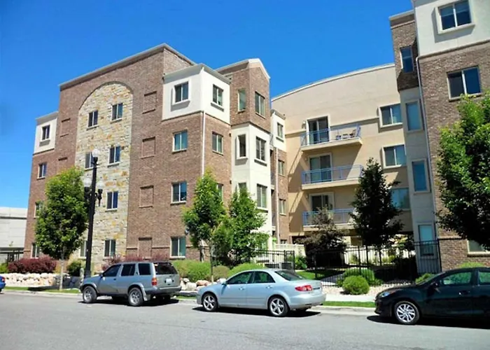 1-Bedroom Condo In The Heart Of The City