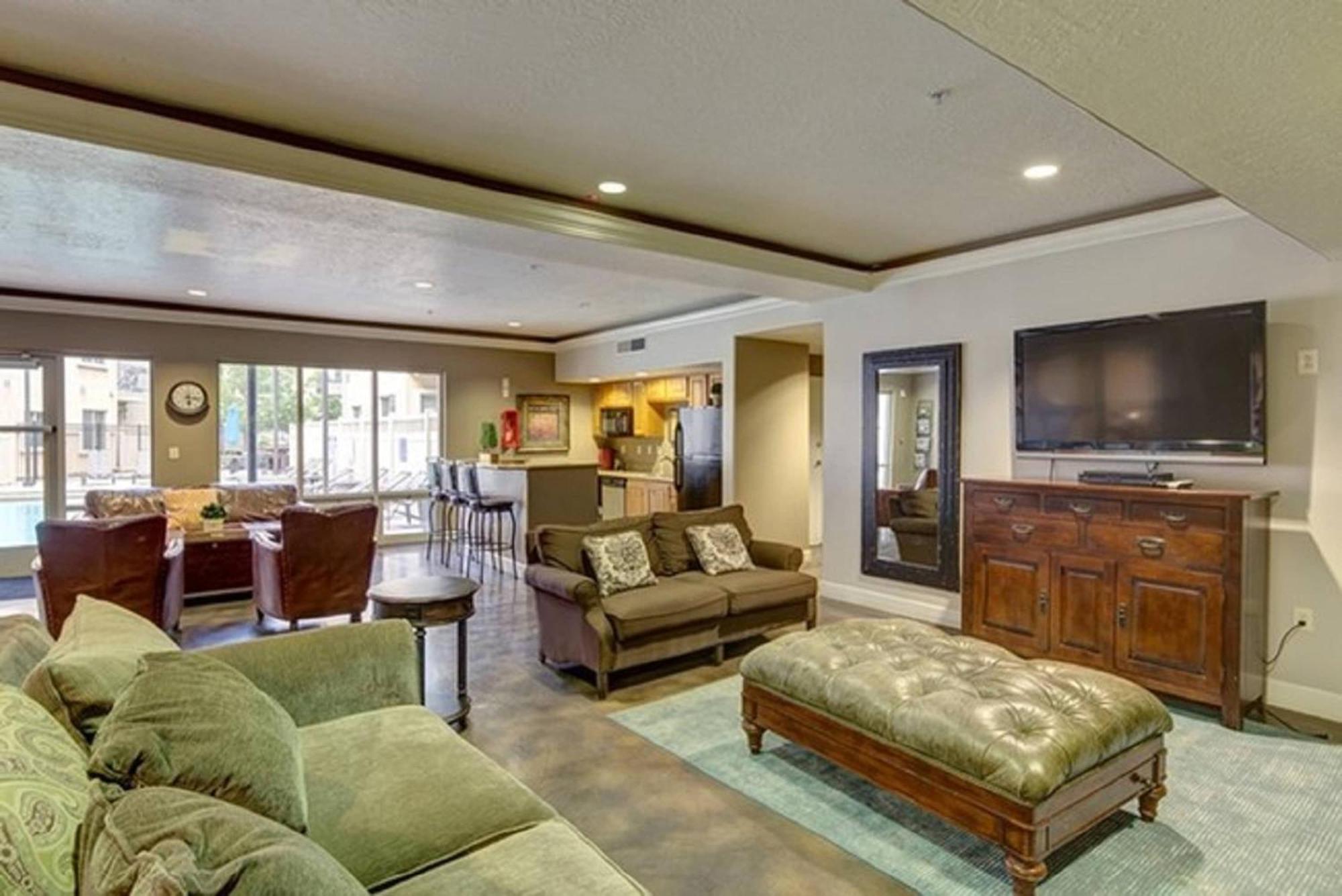 1-bedroom In The Heart Of The *